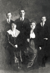 Julia Clavin with her daughter, Mary Ellen's family c. 1917